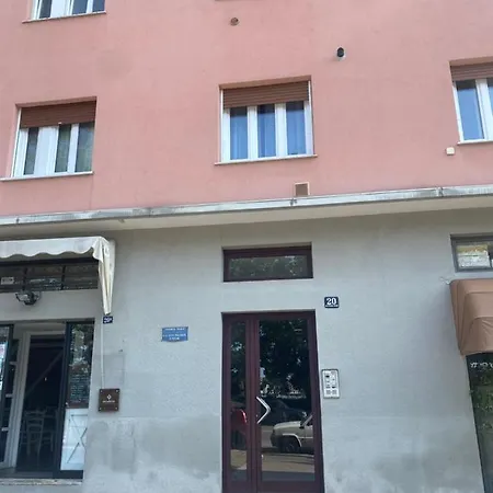 La Casa Di Irene Apartment *